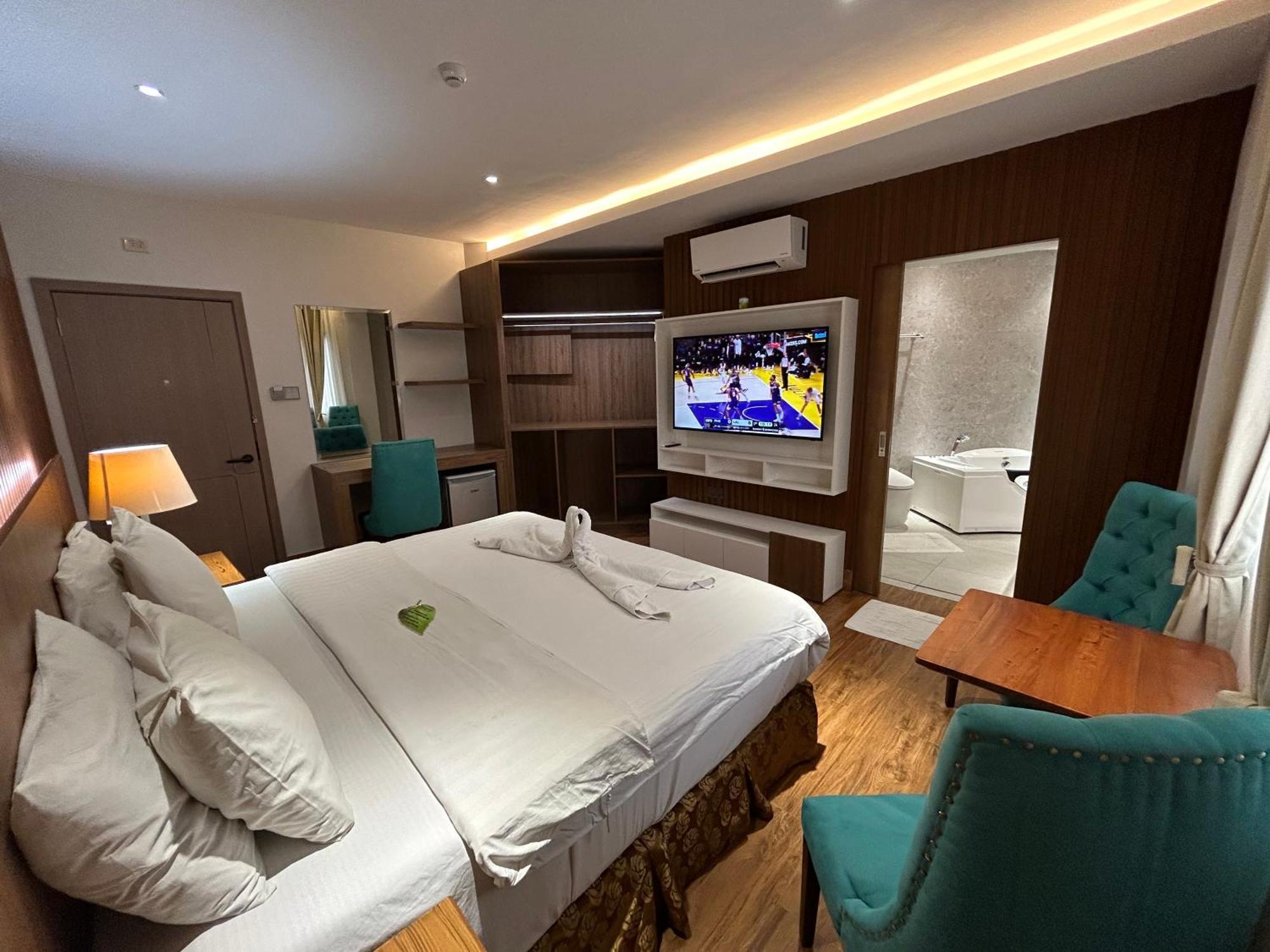 DM Residente Hotel Inns&Villas Angeles Esterno foto